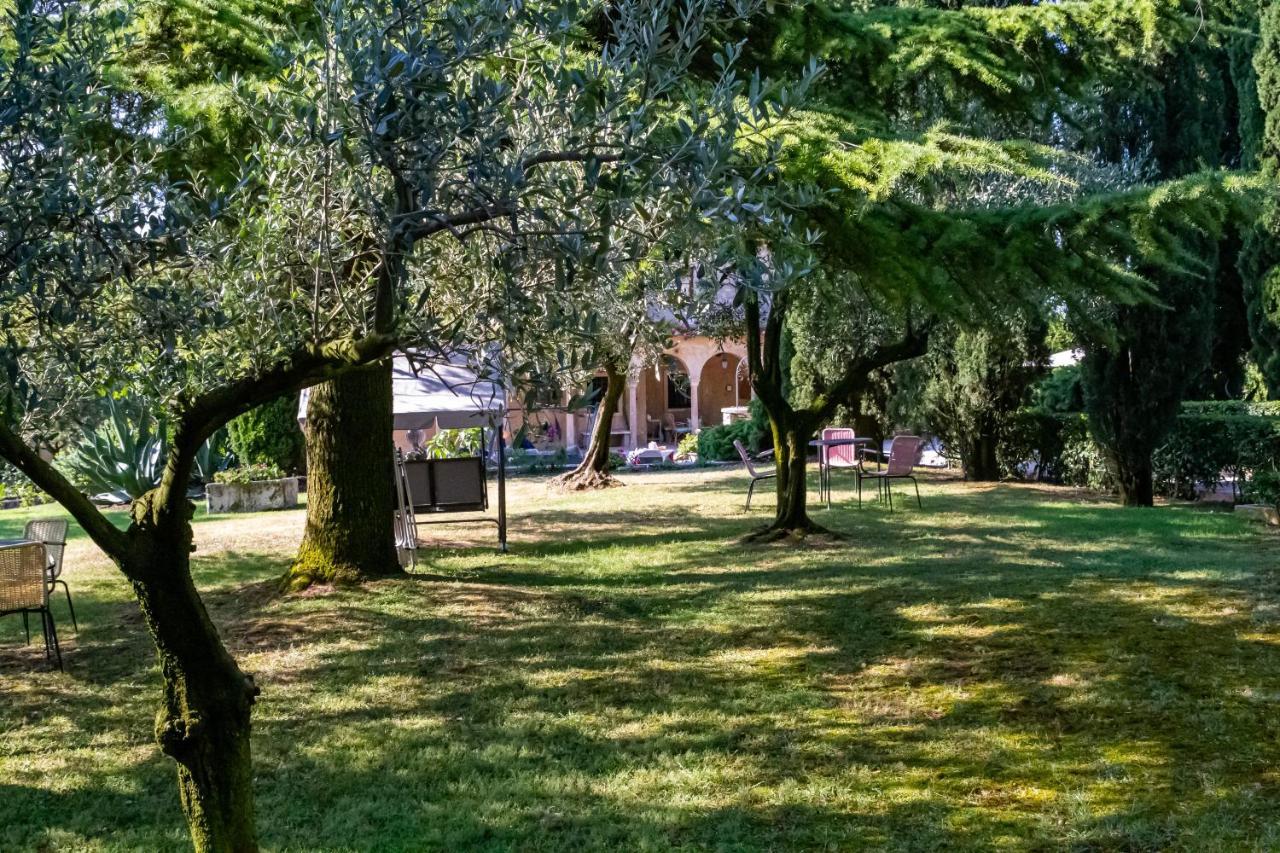 Villa Paradiso Apartment Сирмионе Экстерьер фото