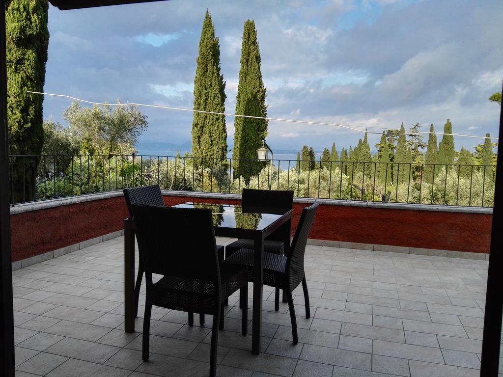 Villa Paradiso Apartment Сирмионе Экстерьер фото